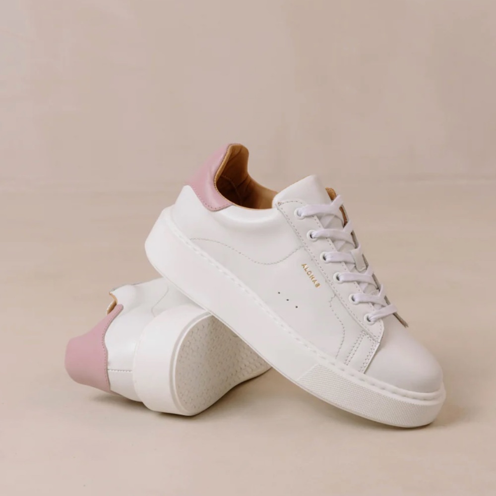 Alohas TB65 White and Purple Leather Sneakers - Size 8